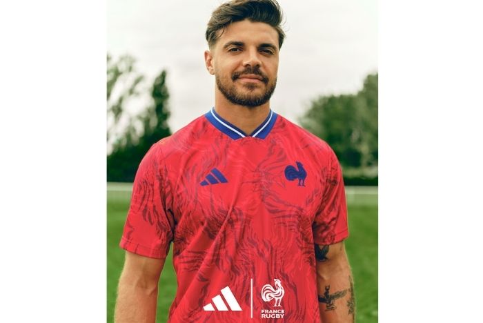 Une grande première  : le tout premier maillot Pré-Match Rugby du XV de France